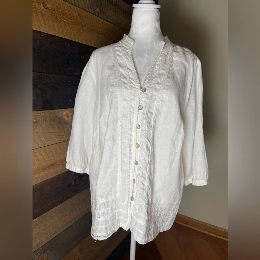 Autograph Women’s White Linen Mother of Pearl Buttons Size 2X